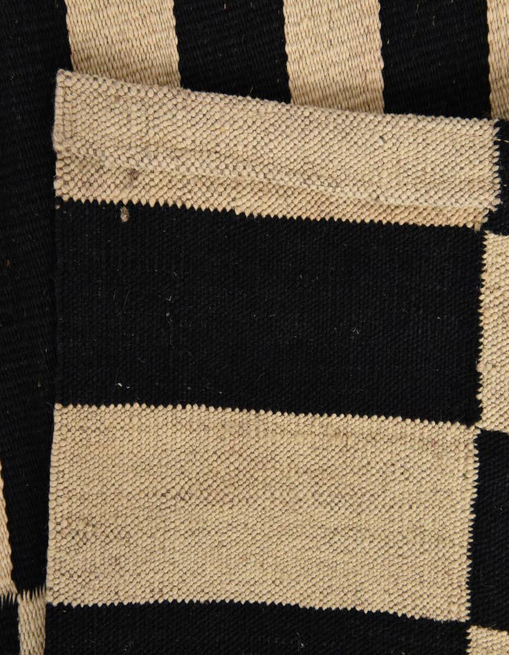 Detail image of  2' 7 x 3' 10  Hand Woven Kilim Modern Wool Rug