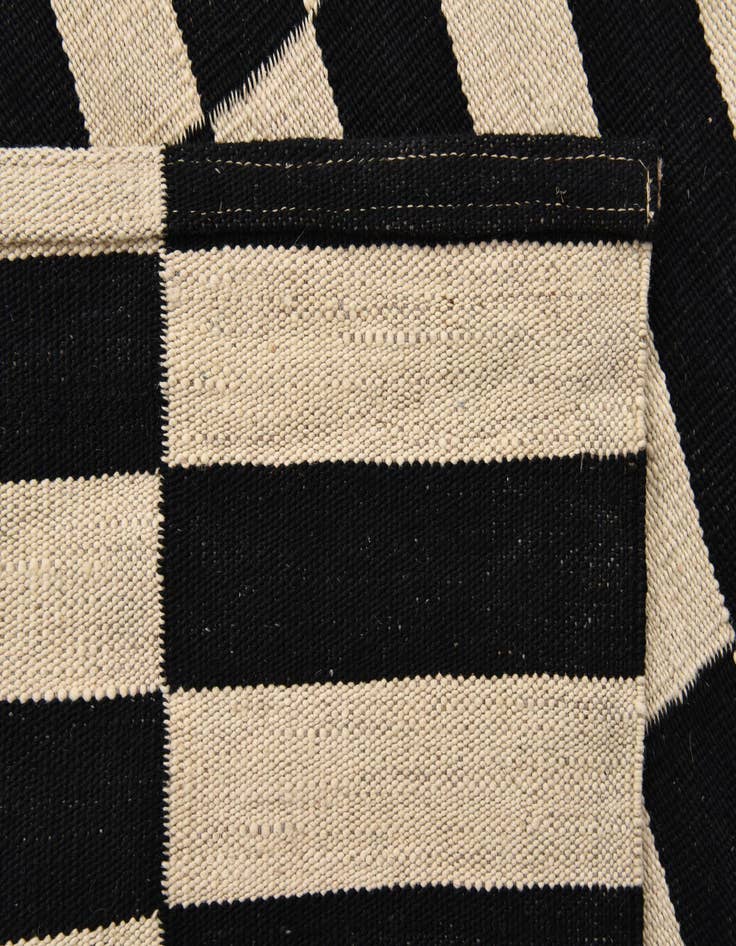 Detail image of  2' 6 x 3' 11  Hand Woven Kilim Modern Wool Rug