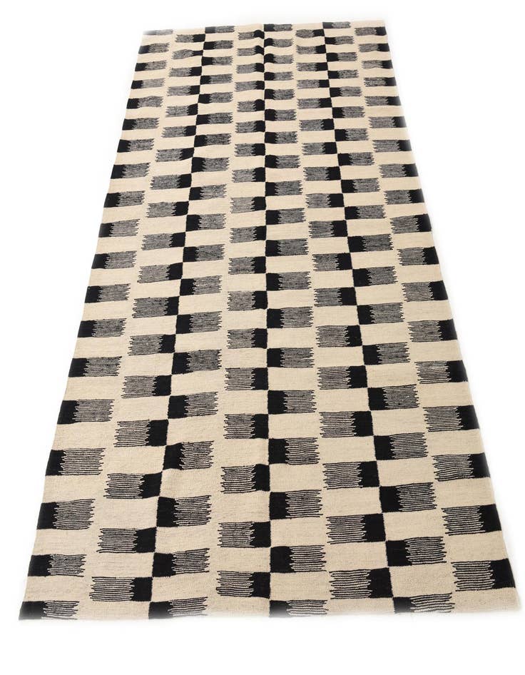 Detail image of  5' 9 x 7' 8  Hand Woven Kilim Modern Wool Rug