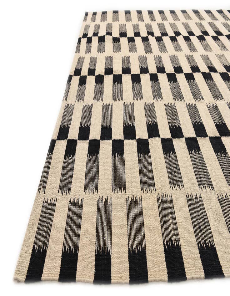 Detail image of  5' 9 x 7' 8  Hand Woven Kilim Modern Wool Rug