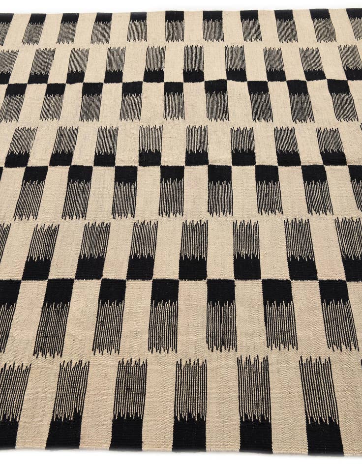 Detail image of  5' 9 x 7' 8  Hand Woven Kilim Modern Wool Rug