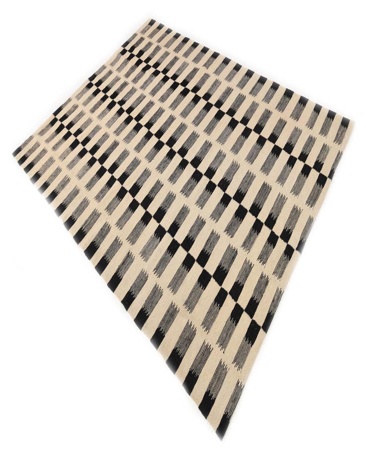 Detail image of  5' 9 x 7' 9  Hand Woven Kilim Modern Wool Rug