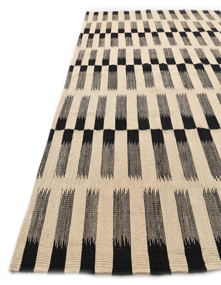 Detail image of  5' 9 x 7' 9  Hand Woven Kilim Modern Wool Rug