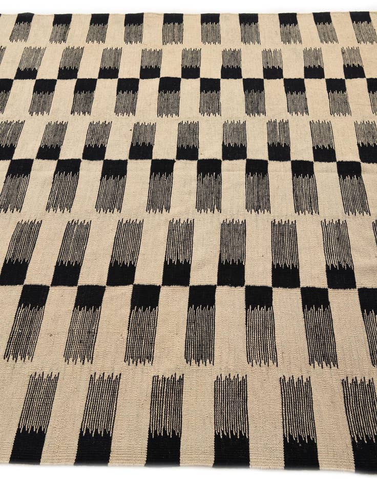 Detail image of  5' 9 x 7' 9  Hand Woven Kilim Modern Wool Rug