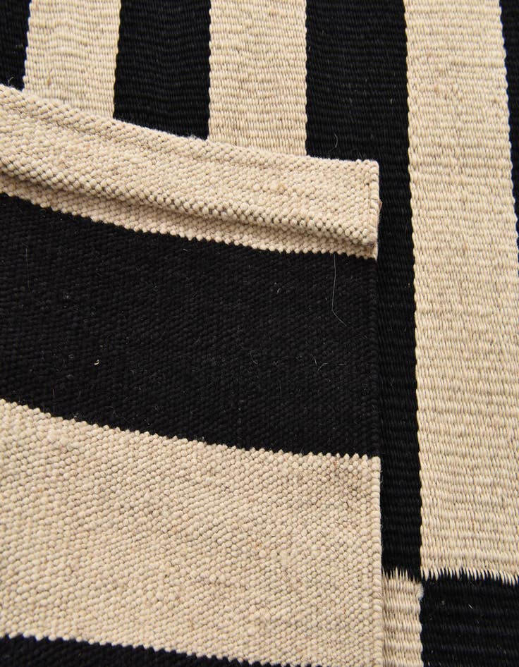 Detail image of  2' 7 x 3' 9  Hand Woven Kilim Modern Wool Rug