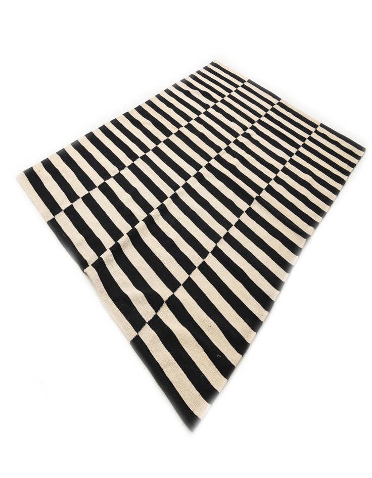 Detail image of  5' 7 x 7' 10  Hand Woven Kilim Modern Wool Rug