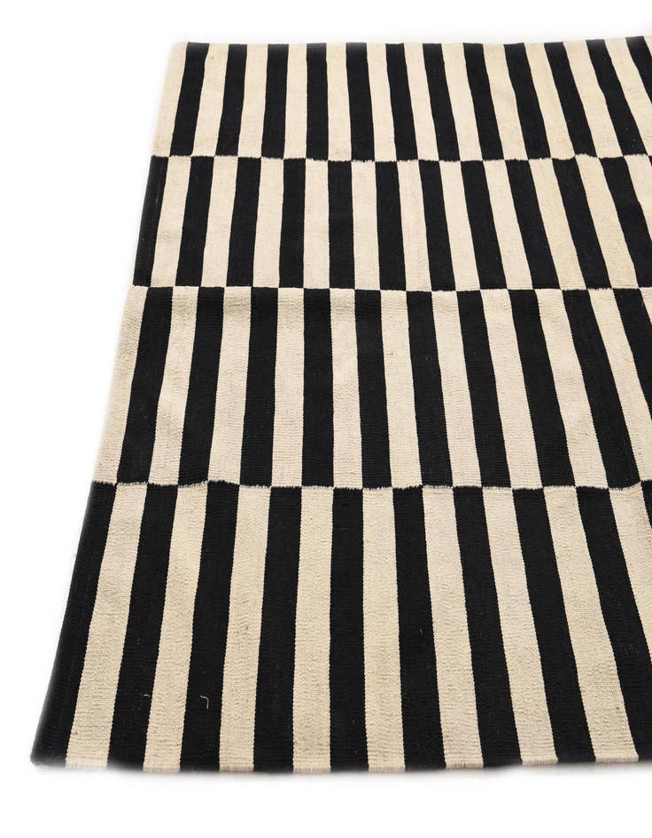 Detail image of  5' 7 x 7' 10  Hand Woven Kilim Modern Wool Rug