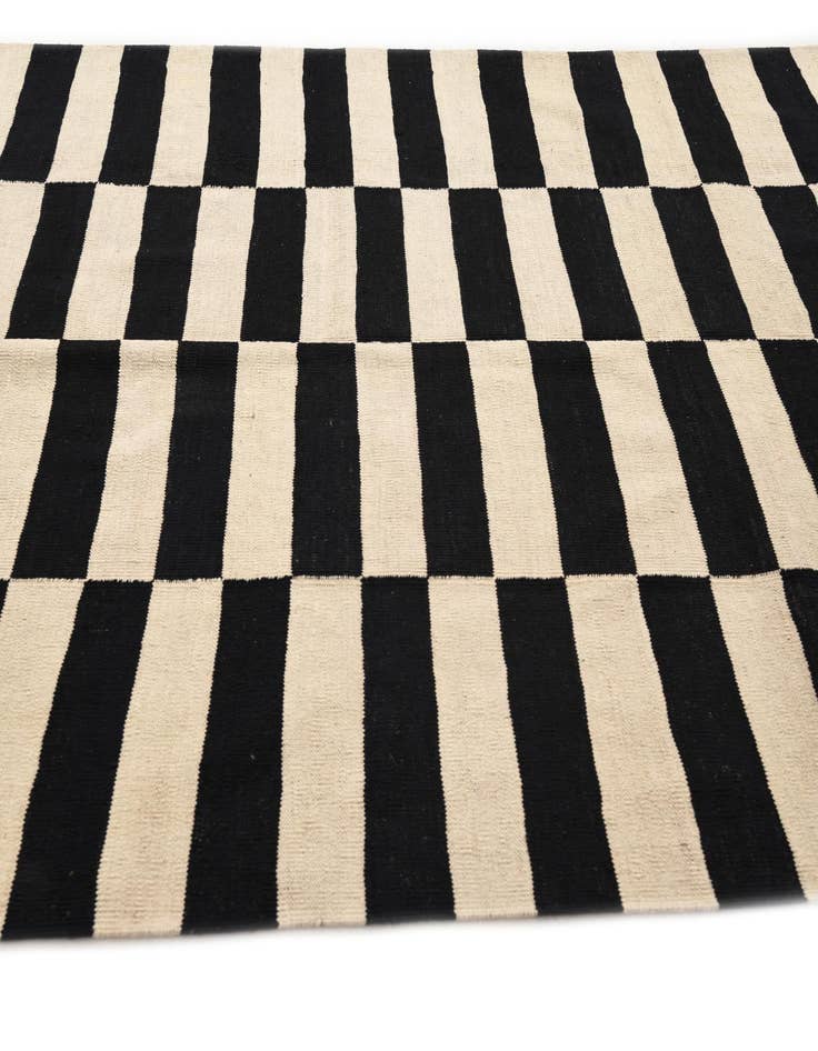 Detail image of  5' 7 x 7' 10  Hand Woven Kilim Modern Wool Rug