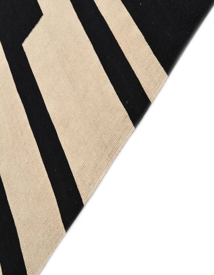 Detail image of  6' 7 x 9' 4  Hand Woven Kilim Modern Wool Rug