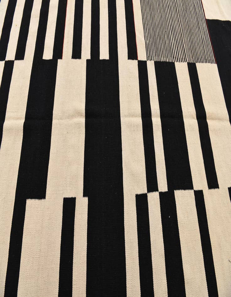 Detail image of  6' 7 x 9' 4  Hand Woven Kilim Modern Wool Rug