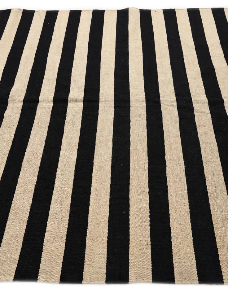 Detail image of  5' 9 x 7' 9  Hand Woven Kilim Modern Wool Rug