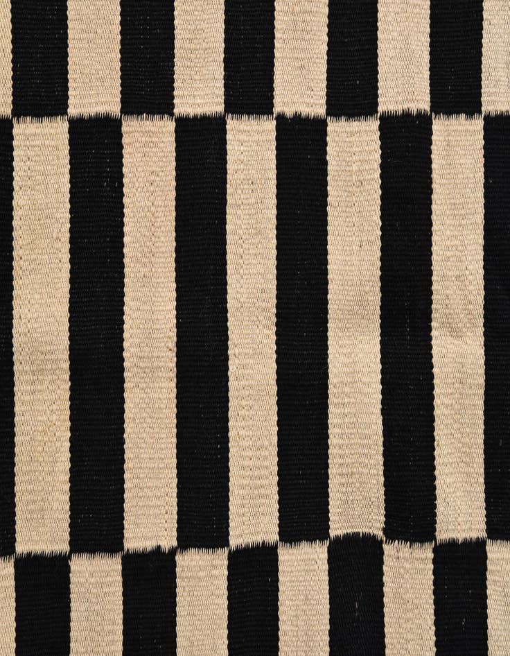 Detail image of  2' 6 x 3' 9  Hand Woven Kilim Modern Wool Rug