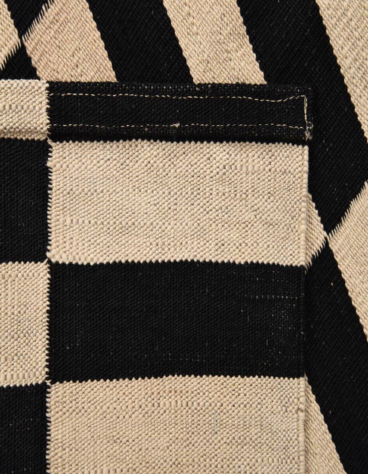 Detail image of  2' 6 x 3' 9  Hand Woven Kilim Modern Wool Rug
