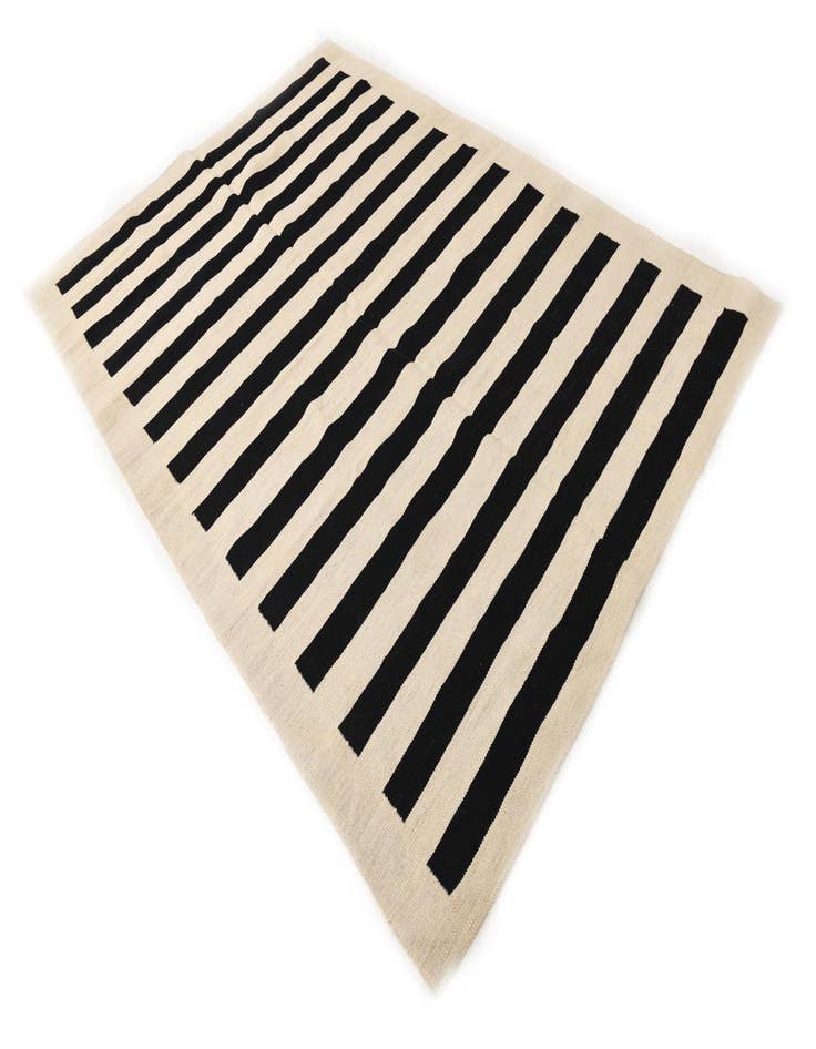 Detail image of  5' 6 x 7' 10  Hand Woven Kilim Modern Wool Rug