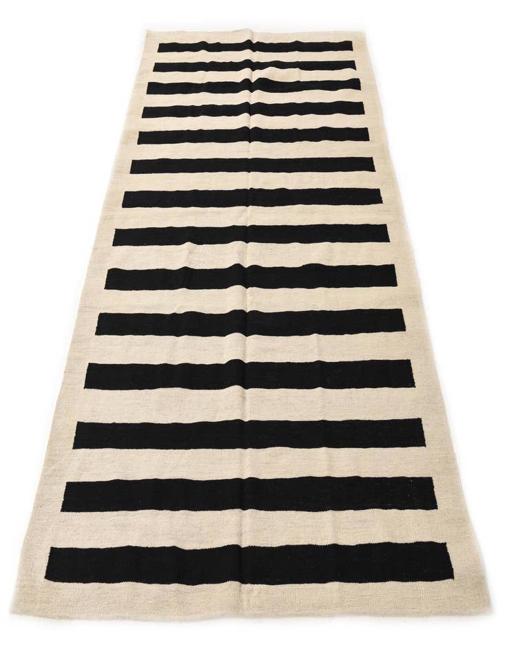 Detail image of  5' 6 x 7' 10  Hand Woven Kilim Modern Wool Rug