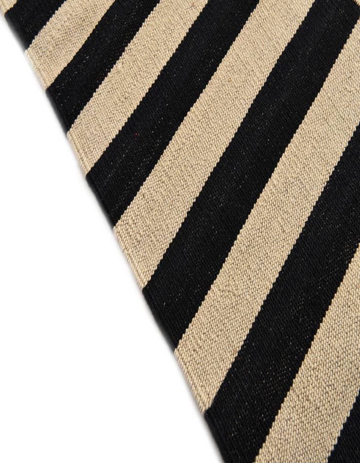 Detail image of  6' x 7' 8  Hand Woven Kilim Modern Wool Rug