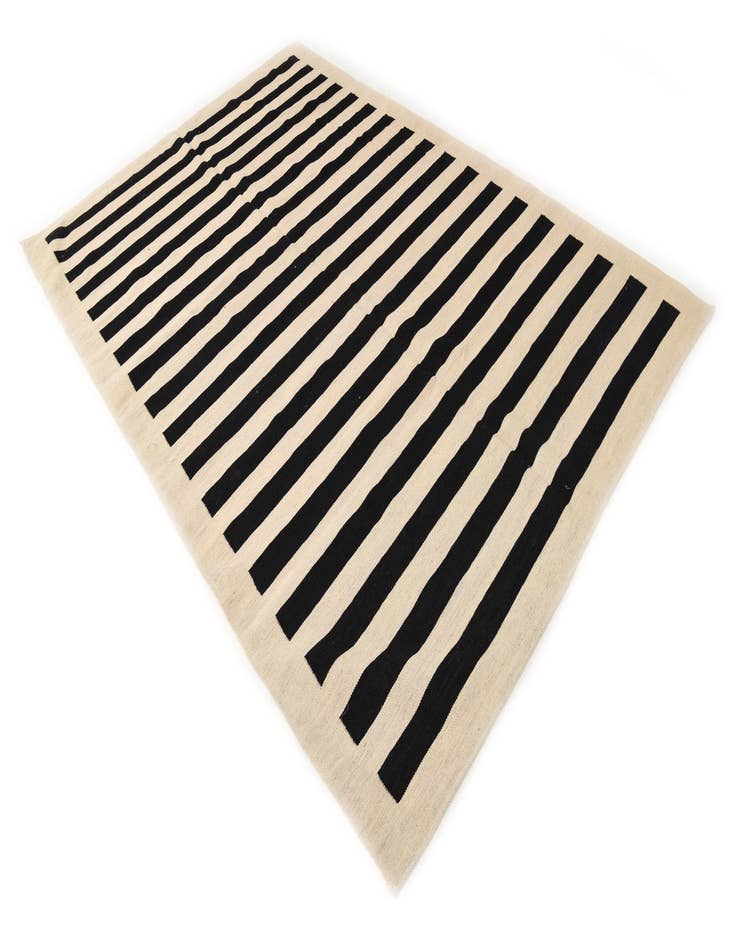 Detail image of  6' 8 x 9' 10  Hand Woven Kilim Modern Wool Rug