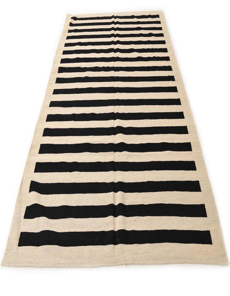 Detail image of  6' 8 x 9' 10  Hand Woven Kilim Modern Wool Rug