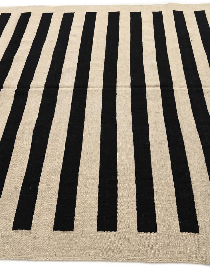 Detail image of  6' 9 x 9' 7  Hand Woven Kilim Modern Wool Rug