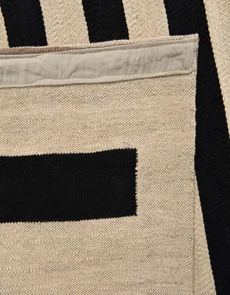 Detail image of  6' 9 x 9' 7  Hand Woven Kilim Modern Wool Rug