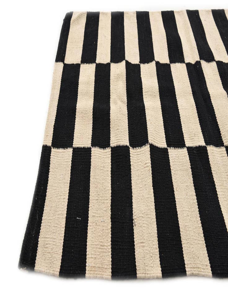 Detail image of  2' 6 x 3' 10  Hand Woven Kilim Modern Wool Rug