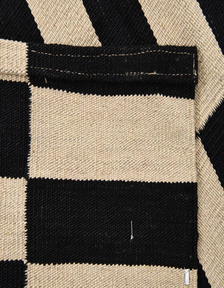 Detail image of  2' 6 x 3' 10  Hand Woven Kilim Modern Wool Rug