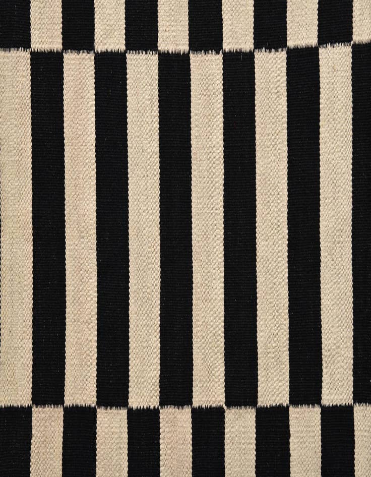 Detail image of  3' 7 x 4' 9  Hand Woven Kilim Modern Wool Rug