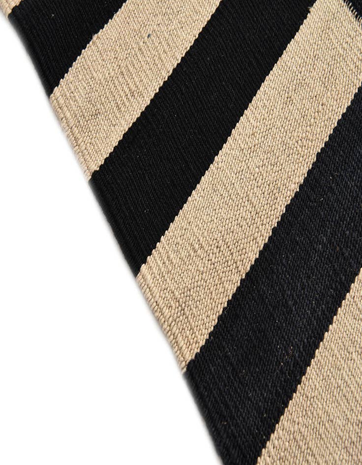 Detail image of  2' 8 x 3' 10  Hand Woven Kilim Modern Wool Rug