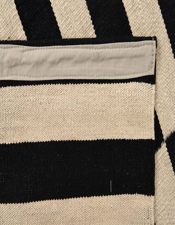 Detail image of  3' 4 x 4' 10  Hand Woven Kilim Modern Wool Rug