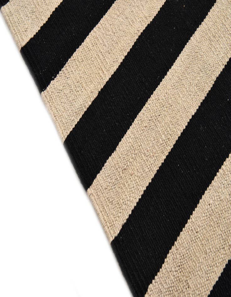 Detail image of  3' 4 x 4' 10  Hand Woven Kilim Modern Wool Rug