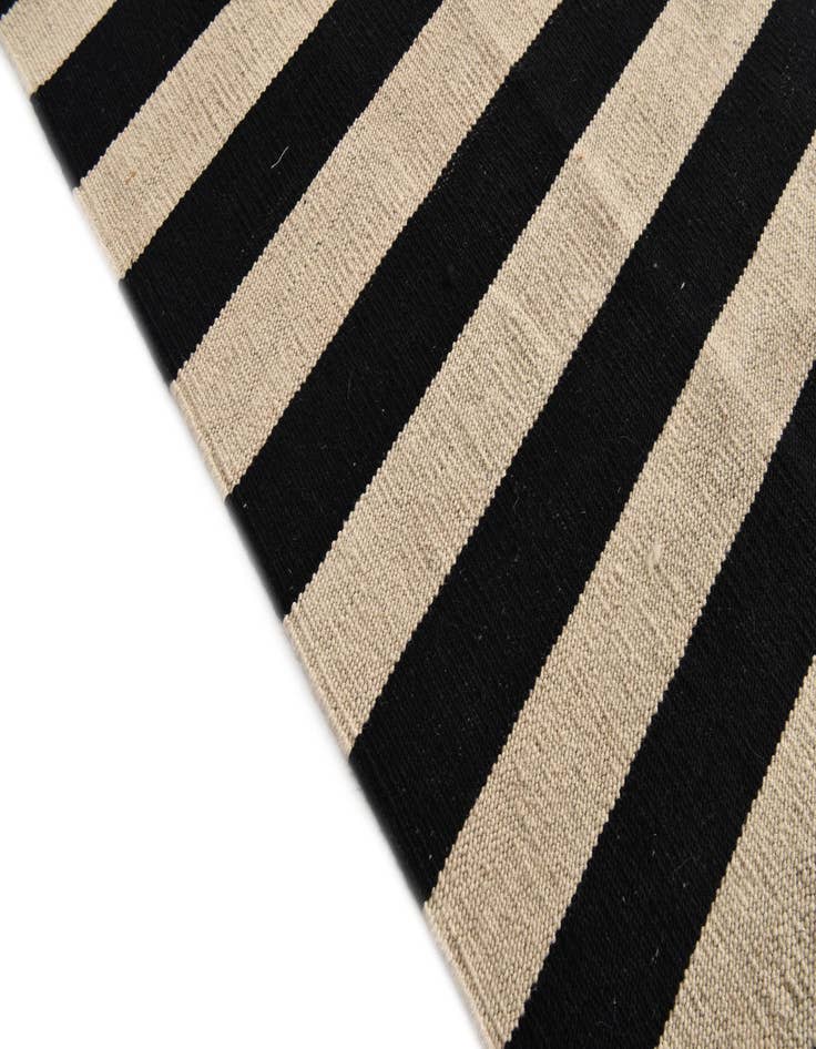 Detail image of  8' 7 x 11' 3  Hand Woven Kilim Modern Wool Rug