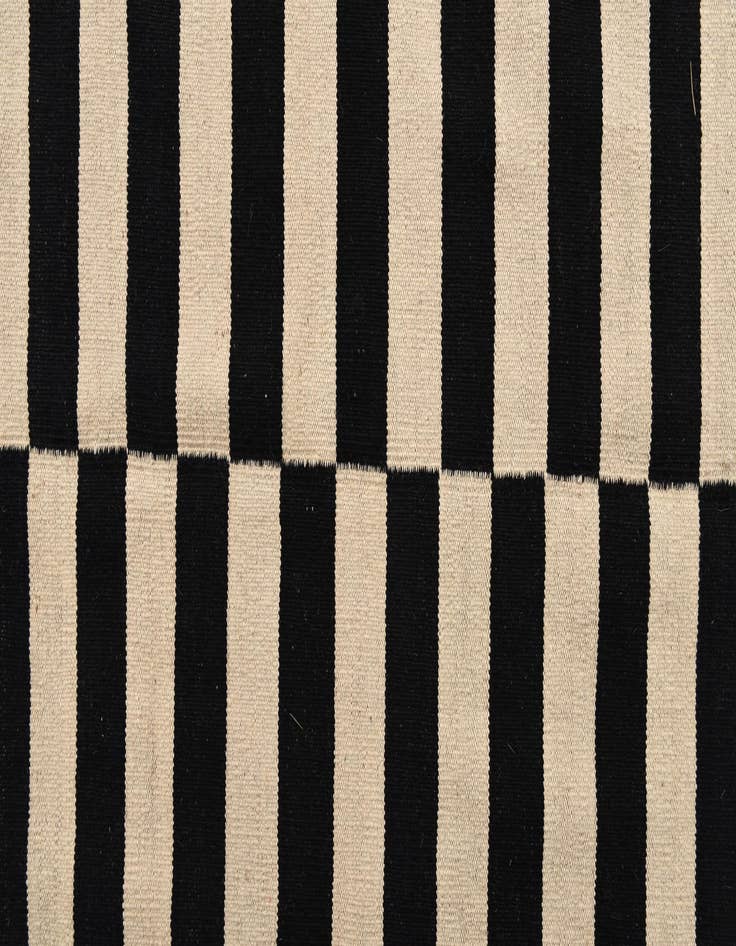 Detail image of  8' 7 x 11' 3  Hand Woven Kilim Modern Wool Rug