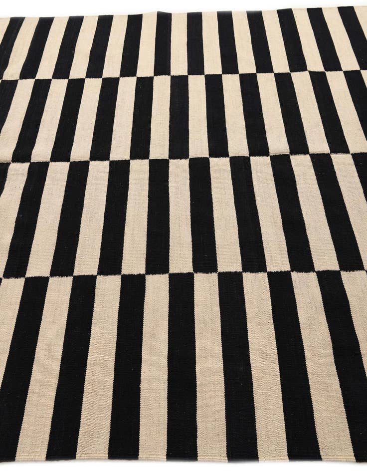 Detail image of  6' 8 x 9' 8  Hand Woven Kilim Modern Wool Rug