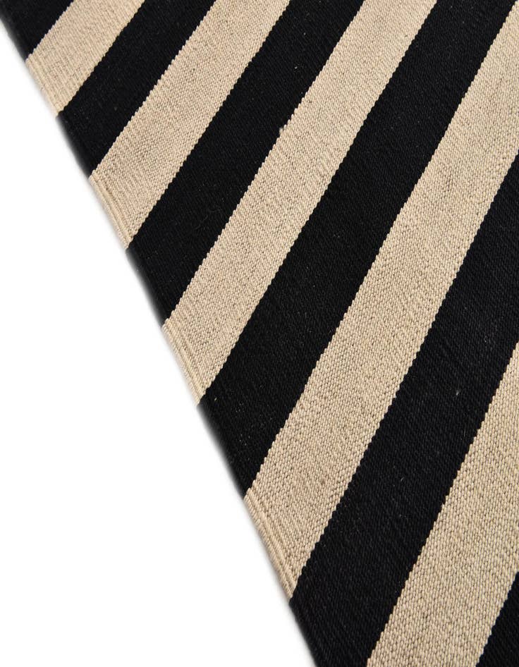 Detail image of  6' 8 x 9' 8  Hand Woven Kilim Modern Wool Rug