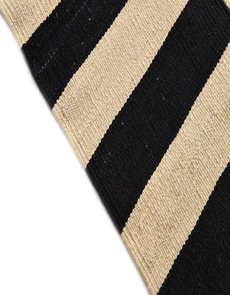 Detail image of  2' 7 x 3' 9  Hand Woven Kilim Modern Wool Rug