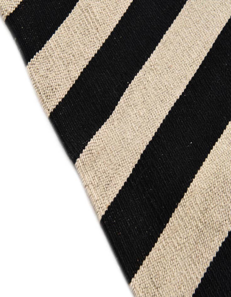 Detail image of  3' 4 x 4' 10  Hand Woven Kilim Modern Wool Rug