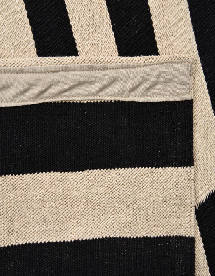 Detail image of  3' 4 x 4' 10  Hand Woven Kilim Modern Wool Rug