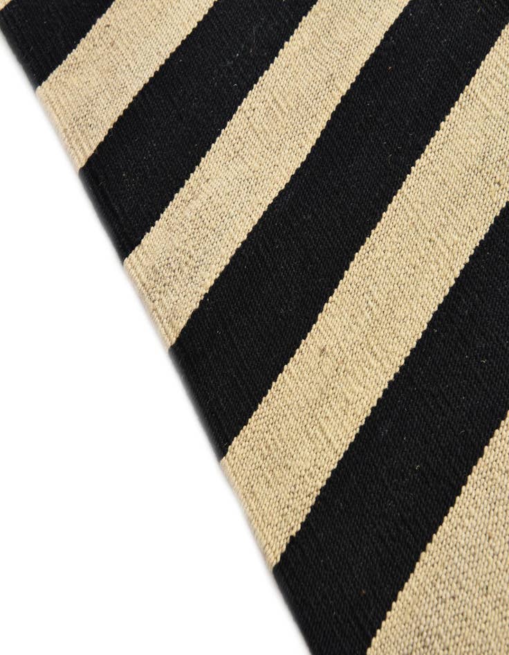 Detail image of  3' 5 x 4' 10  Hand Woven Kilim Modern Wool Rug