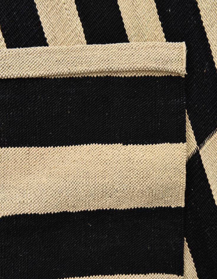 Detail image of  3' 5 x 4' 8  Hand Woven Kilim Modern Wool Rug