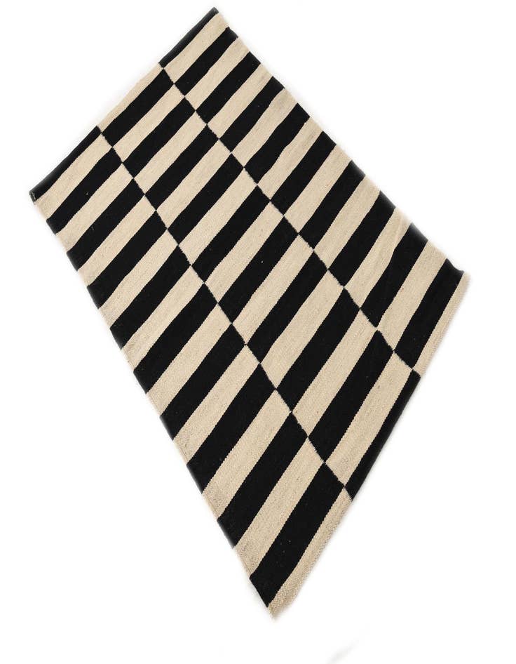 Detail image of  2' 6 x 3' 9  Hand Woven Kilim Modern Wool Rug