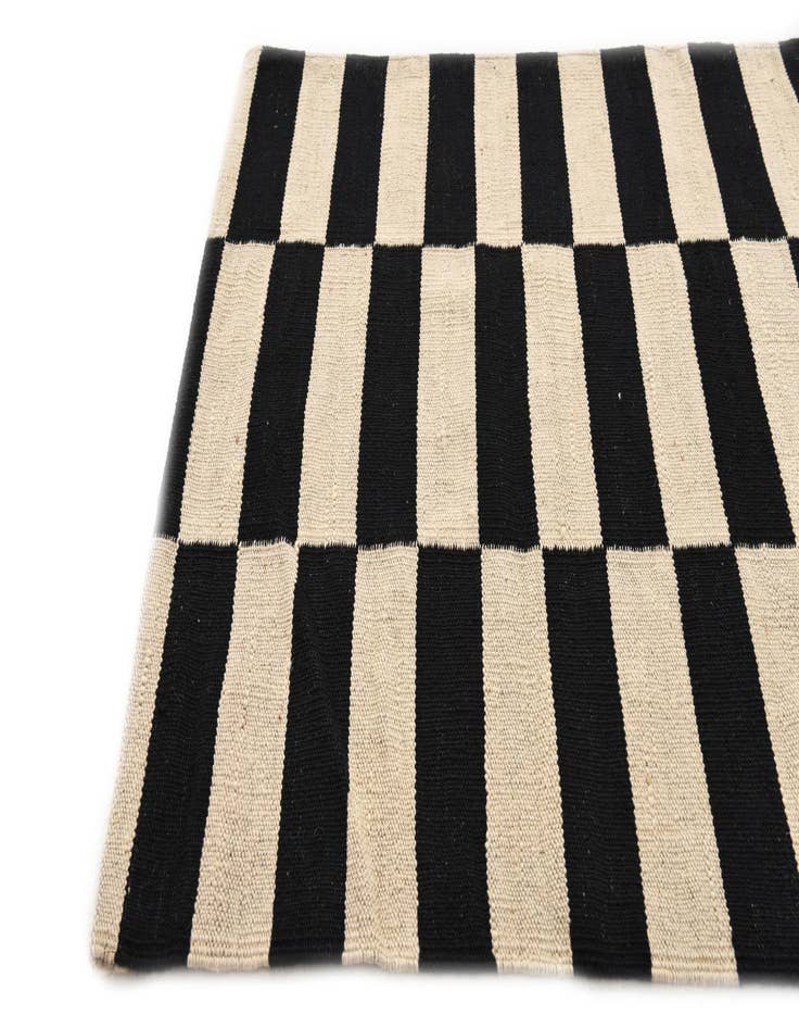 Detail image of  2' 6 x 3' 9  Hand Woven Kilim Modern Wool Rug