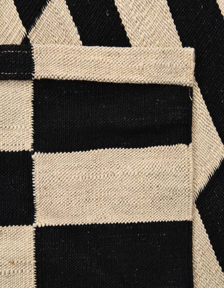 Detail image of  2' 6 x 3' 9  Hand Woven Kilim Modern Wool Rug