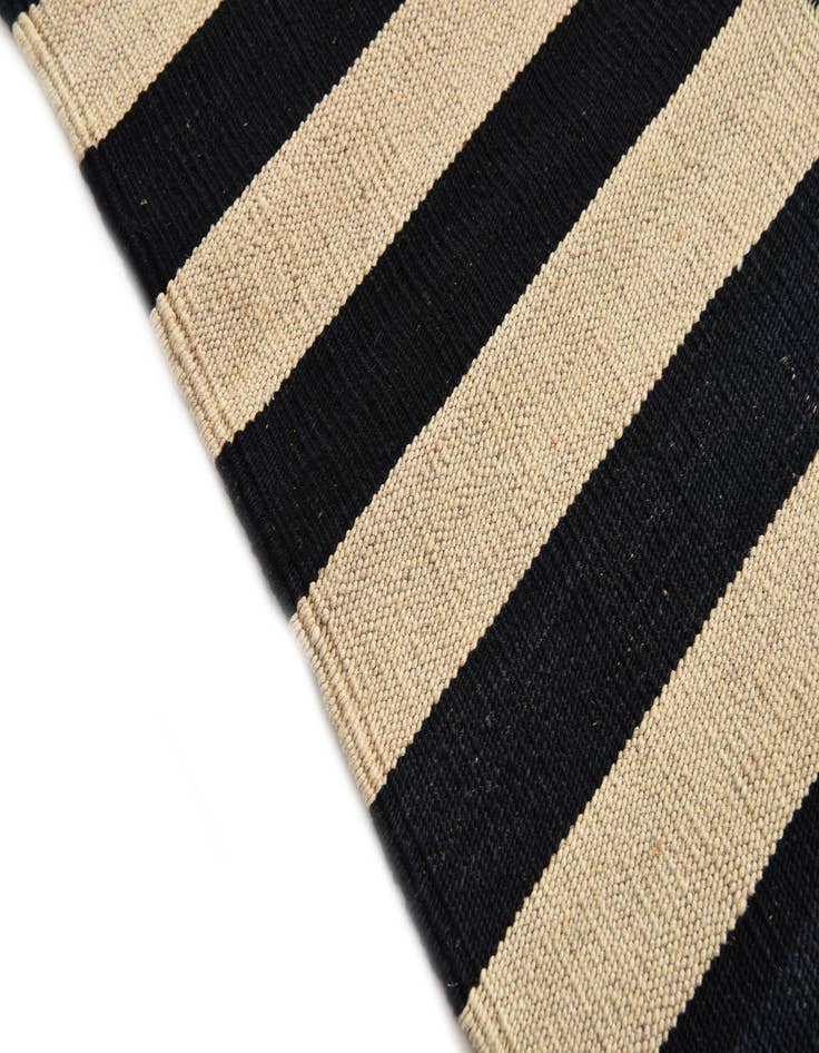 Detail image of  3' 4 x 4' 10  Hand Woven Kilim Modern Wool Rug