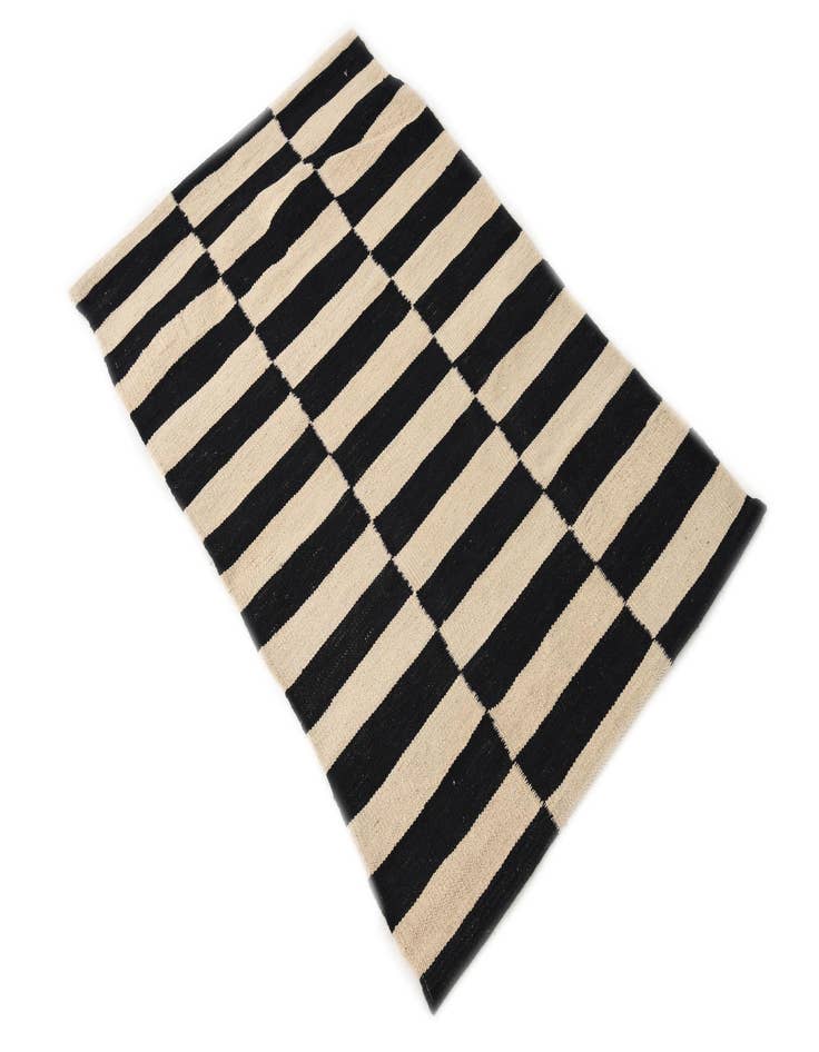 Detail image of  2' 6 x 4'  Hand Woven Kilim Modern Wool Rug