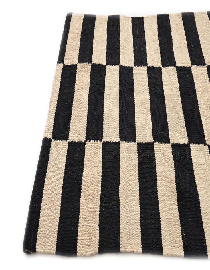 Detail image of  2' 6 x 4'  Hand Woven Kilim Modern Wool Rug