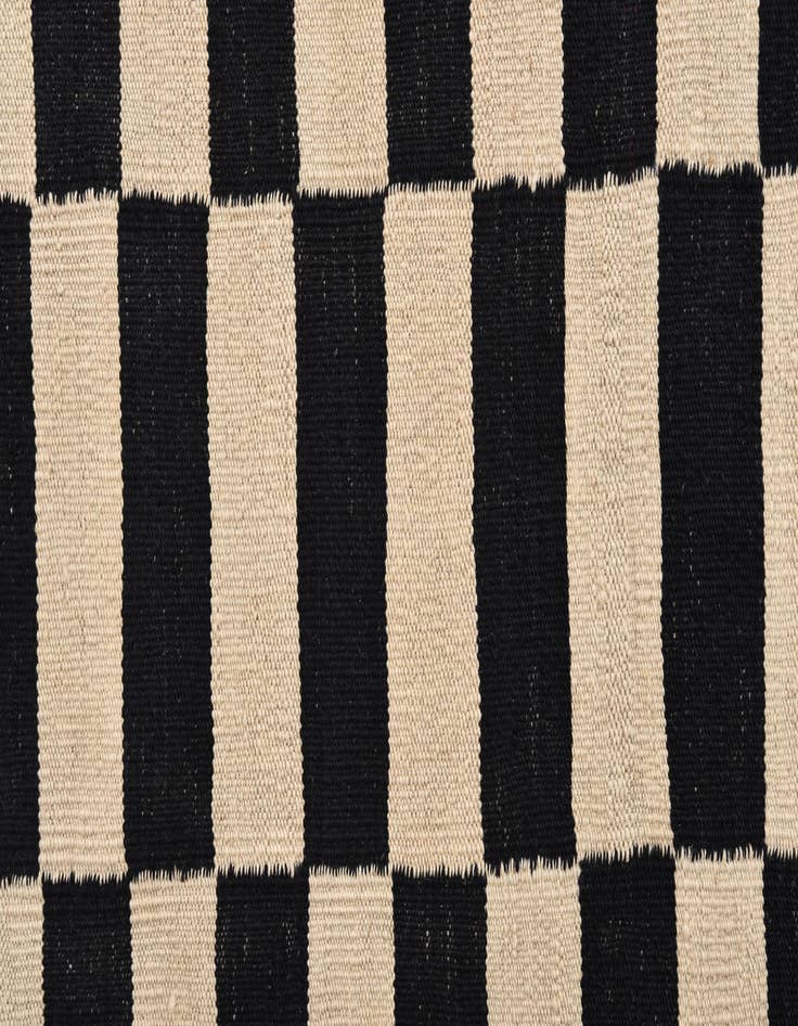 Detail image of  2' 6 x 4'  Hand Woven Kilim Modern Wool Rug