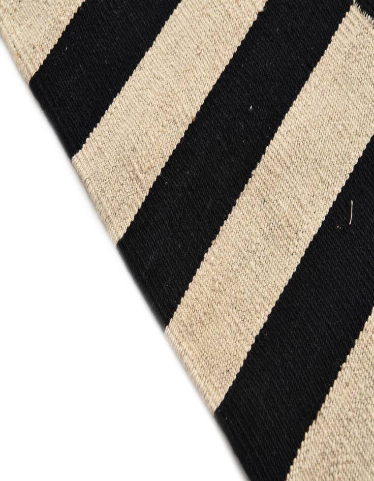 Detail image of  2' 7 x 4'  Hand Woven Kilim Modern Wool Rug