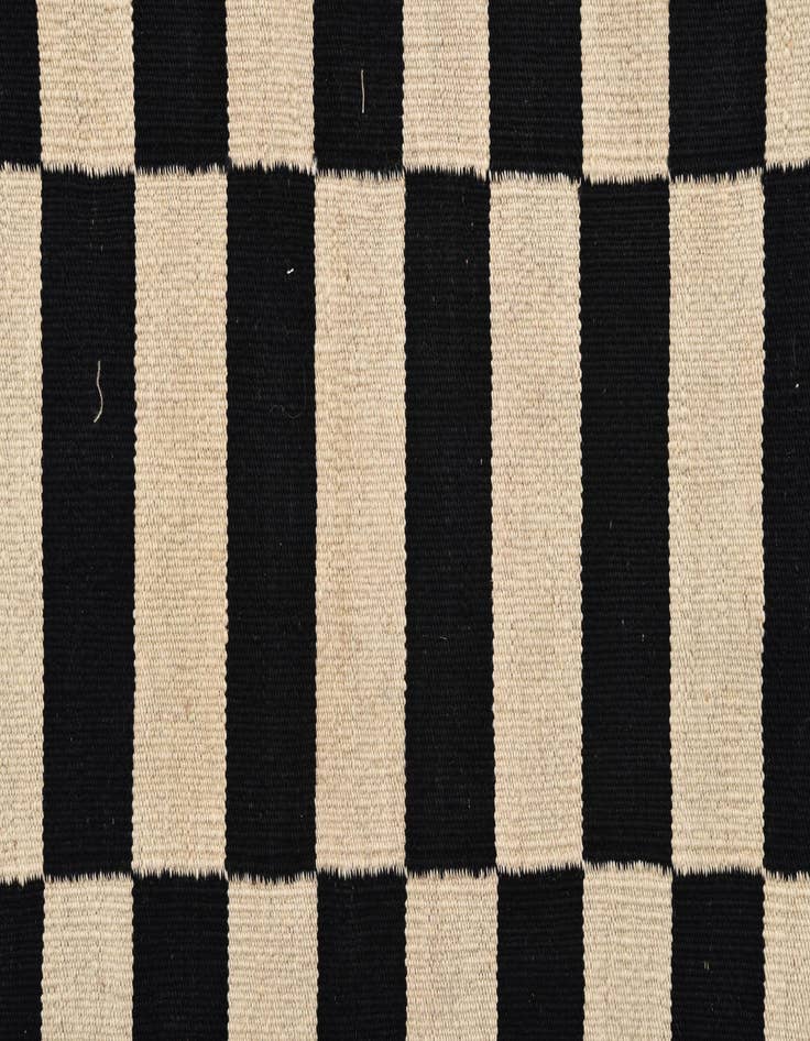 Detail image of  2' 7 x 4'  Hand Woven Kilim Modern Wool Rug