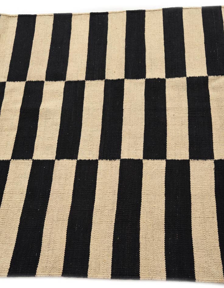 Detail image of  3' 2 x 4' 9  Hand Woven Kilim Modern Wool Rug