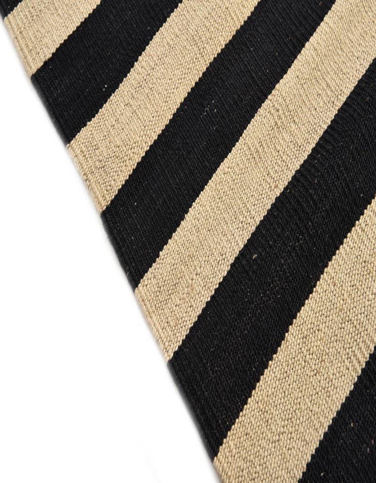 Detail image of  3' 2 x 4' 9  Hand Woven Kilim Modern Wool Rug